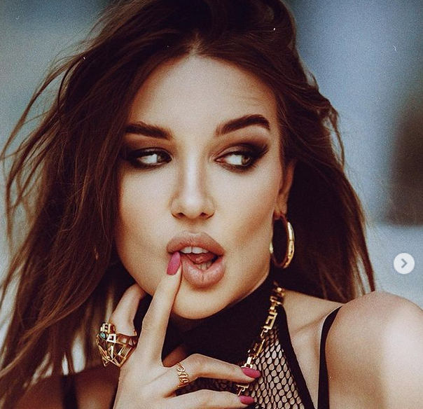 Модната икона Дария Коновалова показа малко кадри от последната си