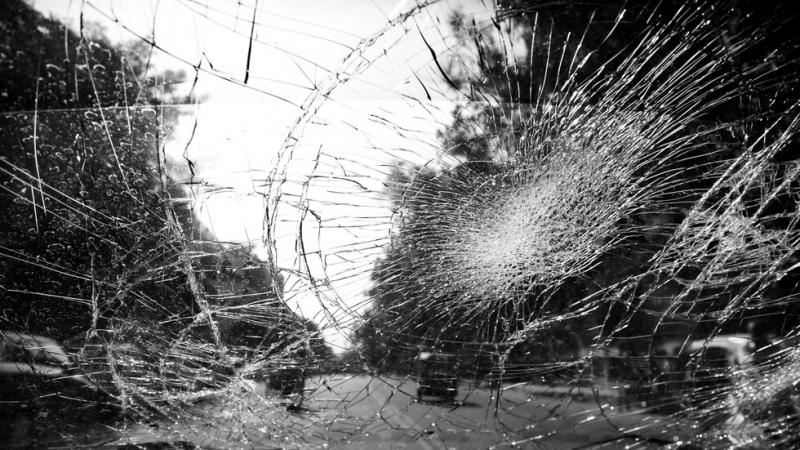 Млад мъж е загинал при катастрофа тази сутрин на пътя