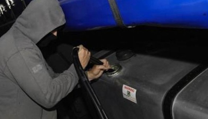 Неизвестен извършител е източил 550 литра дизелово гориво от камион