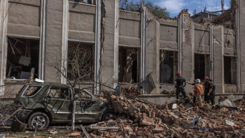 Трима души загинаха а 15 са ранени след руски обстрел