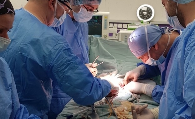 Лекари от Пирогов спасиха дете с много рядка аномалия Шефът