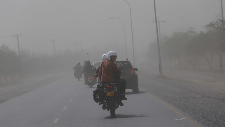 Пясъчна буря която се разрази в северните части на Индия
