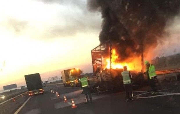 Движението при 21 ви километър на магистрала Тракия в посока Пловдив се