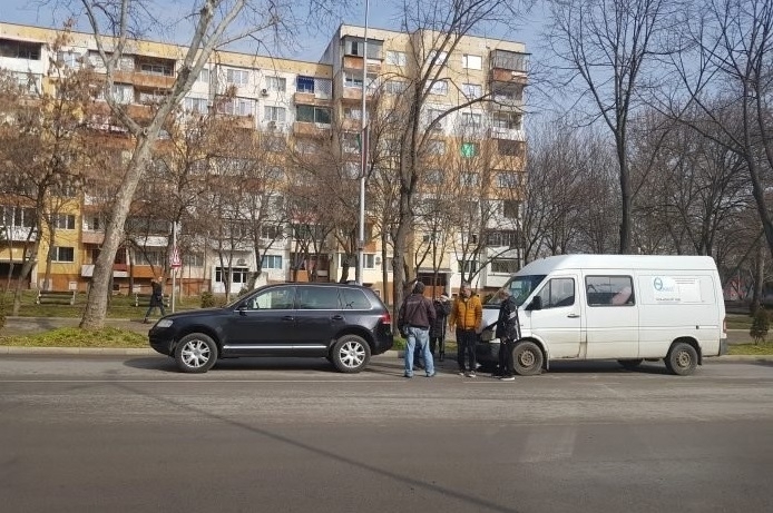 Бус и джип са катастрофирали в Козлодуй научи агенция BulNews Инцидентът