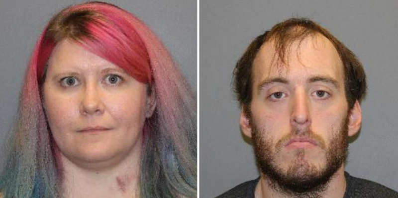 Двойка която е правила страстен секс е била арестувана от