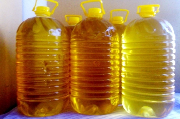 Над 100 кила ракия са иззели полицаи след тараш на