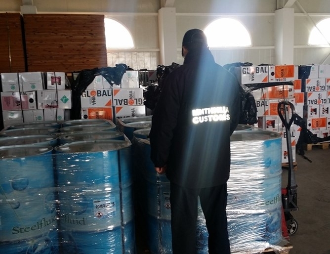 Над 25 000 литра незаконни енергийни продукти са открити при