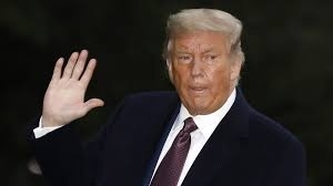 Президентът Тръмп подновява кампанията си въпреки заразата с коронавирус Лекарите