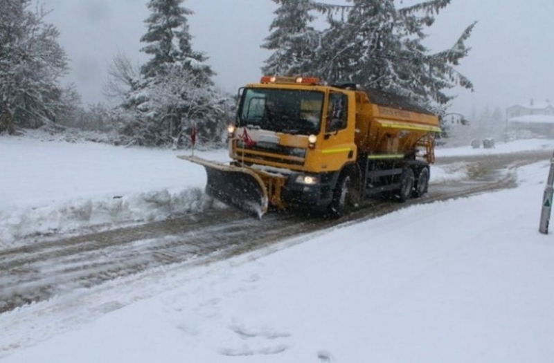 Снеговалежът с висока интензивност на територията на област Враца предизвика