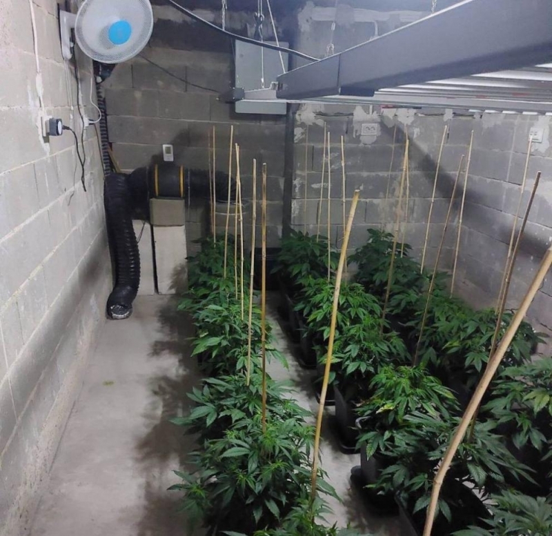 Удар на полицията! Разбиха модерна нарколаборатория в Бяла Слатина, скрита под аквариум /снимки/