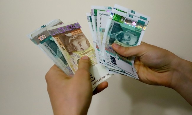 Размерът на средния осигурителен доход за страната за месец октомври