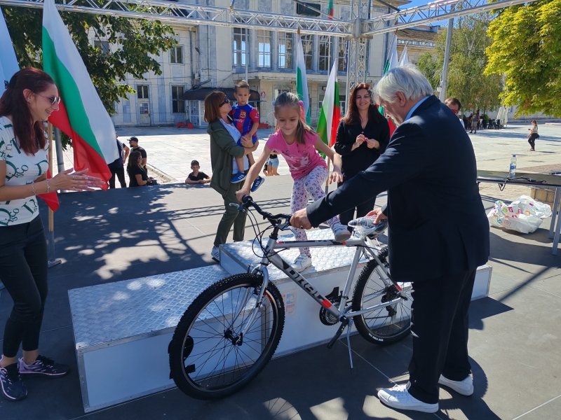 Със състезание за майсторско управление на велосипед за деца и