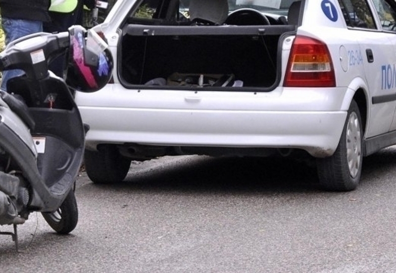 Тарикат без книжка подкара нередовен мотопед във врачанско село съобщиха