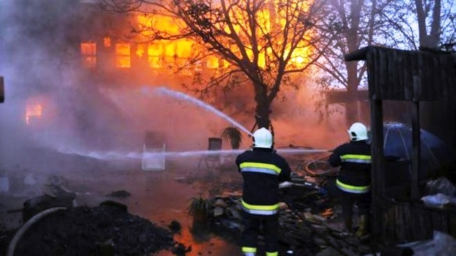 Пожар избухна в кравеферма в хасковското село Конуш Сигналът за пламъците