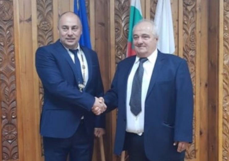 Общинският съвет в Криводол бламира Ицо Доков, кметът крие документите ...