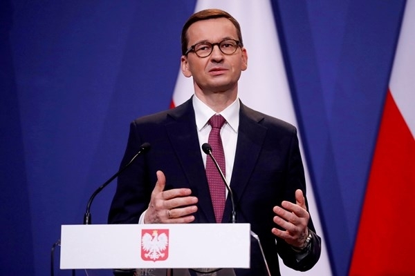 Полският премиер Матеуш Моравецки обяви че може да не се