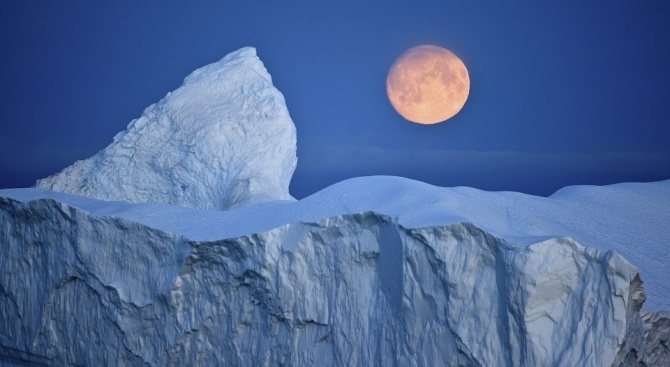 Над 315 милиарда тона лед се откъснаха от Антарктика под