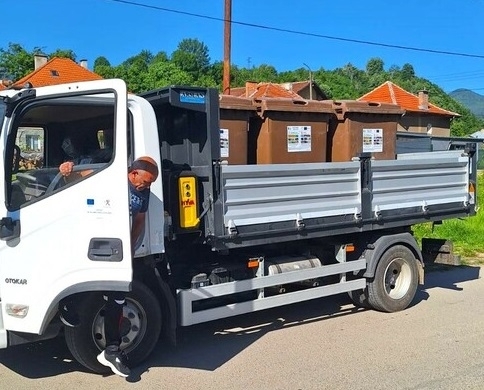 Започна поставяне на контейнери за разделно събиране на биоразградими и