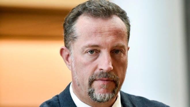 Чест прави на президента че не очертава червени линии с