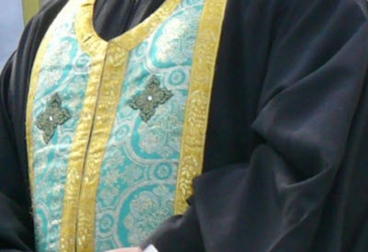 Поп и строител се биха със столове в кръчмата в