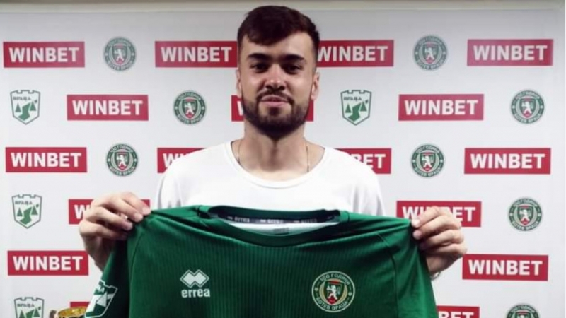 "Ботев" /Враца/ поднови договора на бразилски защитник