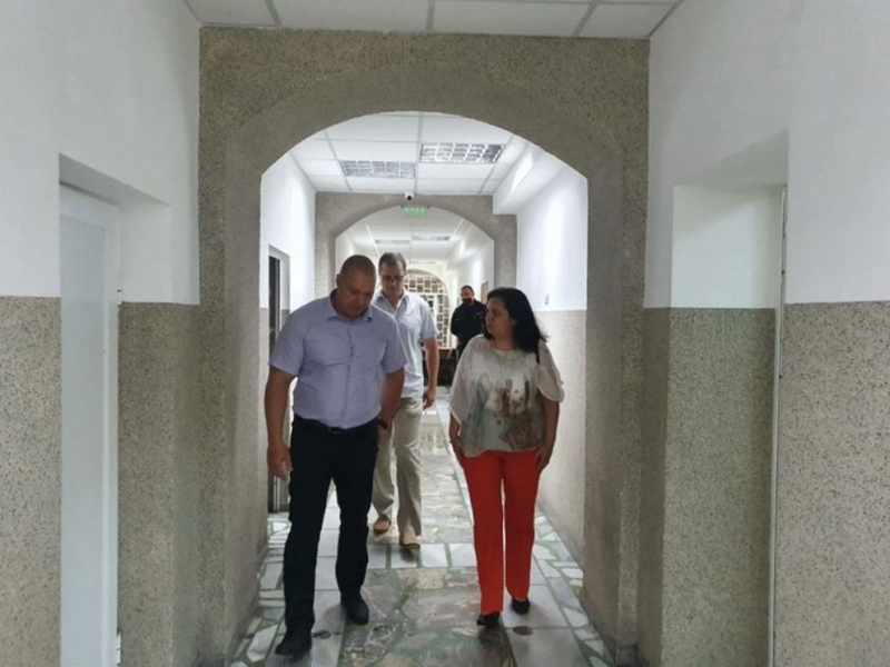 Зам.-министърът на правосъдието Мария Павлова провери Затвора и ареста ...
