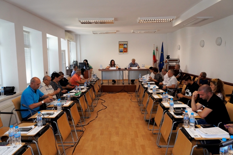 Общински съвет Мездра откри публично оповестени правила за провеждане