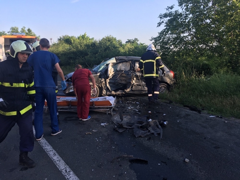 Втори човек е издъхнал след зверската катастрофа на Е 79 край