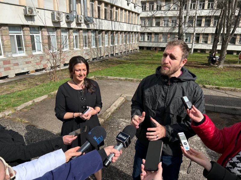 Благороден жест! От „Капачки за бъдеще“ дариха линейка на МБАЛ „Христо Ботев“ във Враца /снимки/