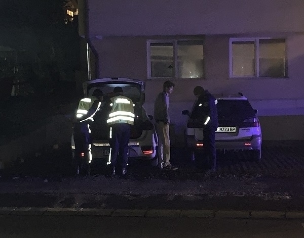 Униформени служители са заловили видински жител управлявал колата си под