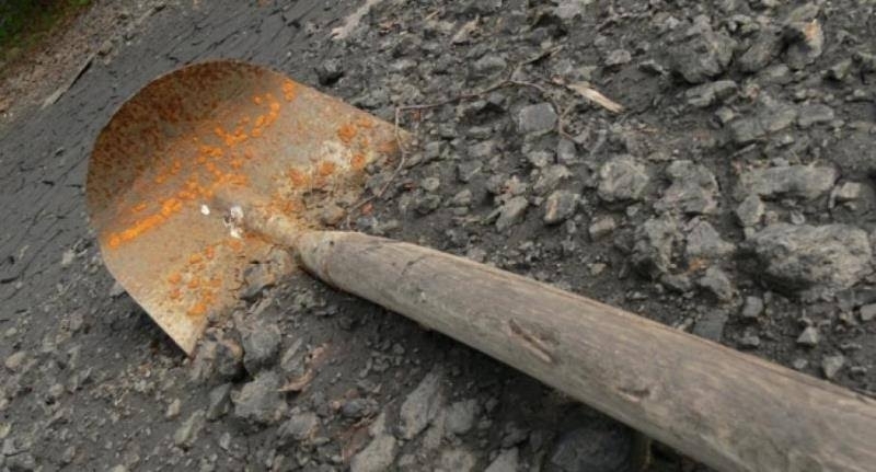 Пенсионер преби с лопата съсед в кюстендилското село Шишковци съобщиха от