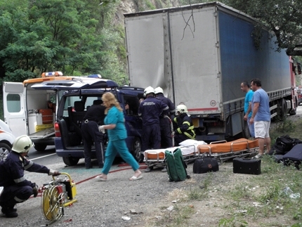 Тежка катастрофа е блокирала движението по международен път Е 79 между