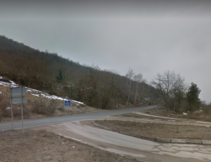 Аварирал камион затруднява движението по международния път Е 79 край Ребърково