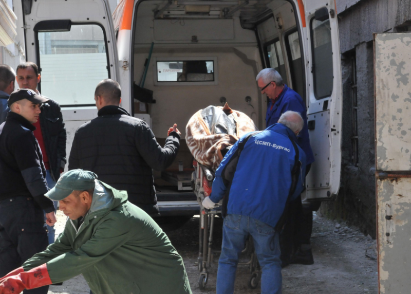 В жилищен блок в Добрич е открит скелет на мъж