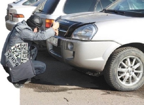 Апаши задигнаха регистрационните номера на лек автомобил в Берковица съобщиха