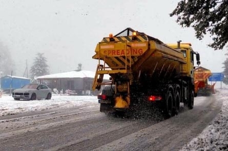 С 8 снегорина ОП Чистота в Лом чисти градските и