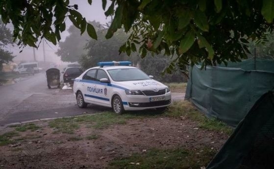 Полицаи откриха пострадала жена в градския парк в Ботевград съобщиха от МВР  Сигналът е постъпил на 26 и