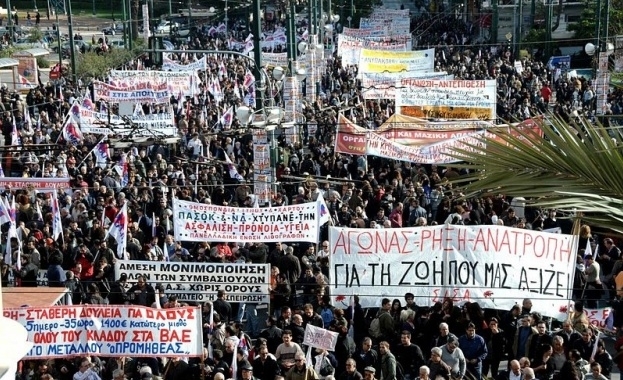 Национална стачка е обявена за днес и утрe в гръцката