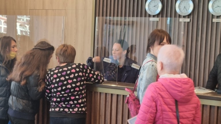 Хотелиери по Южното Черноморие спряха изхранването на украинските бежанци а