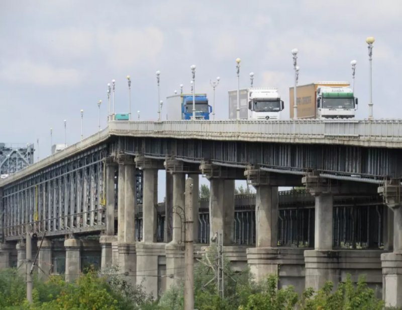 Метална част от Дунав мост при Русе се откъсна и
