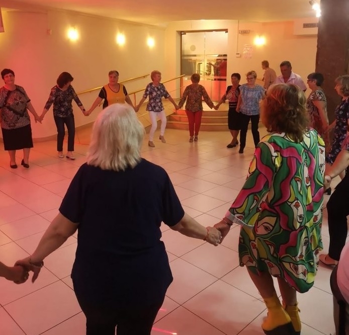 Пенсионерският клуб на АЕЦ Козлодуй стана на 20 години Много гости