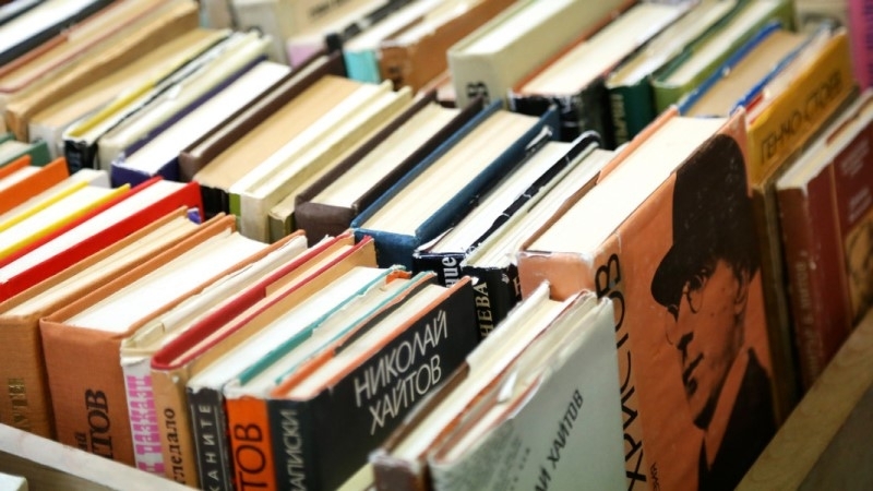 Купуват нови книги за 8 читалища във Враца