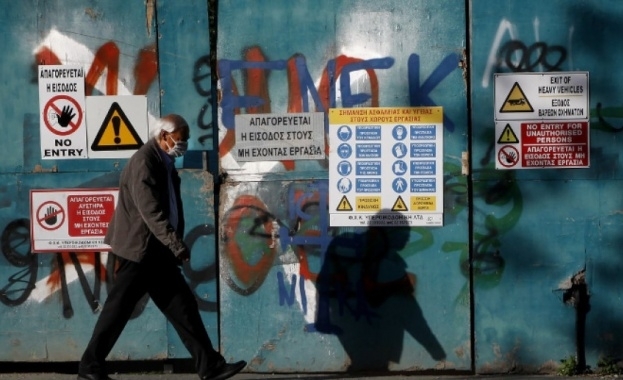От началото на май се очаква Кипър да започне постепенно