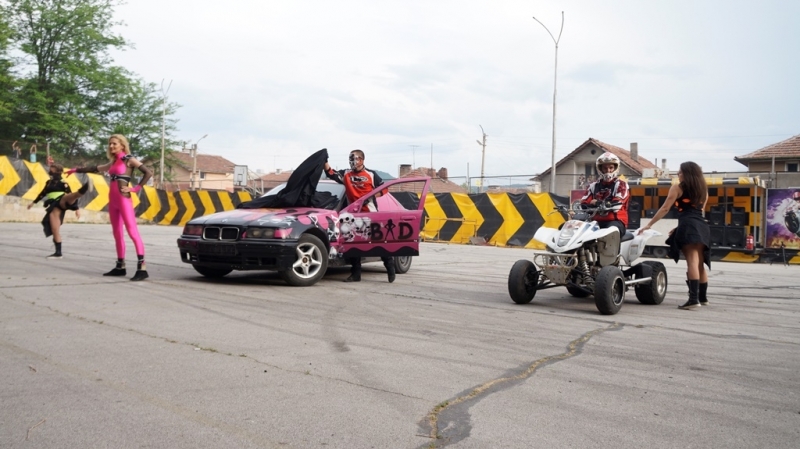 Жители и гости на Мездра станаха част от екстремното мотор шоу