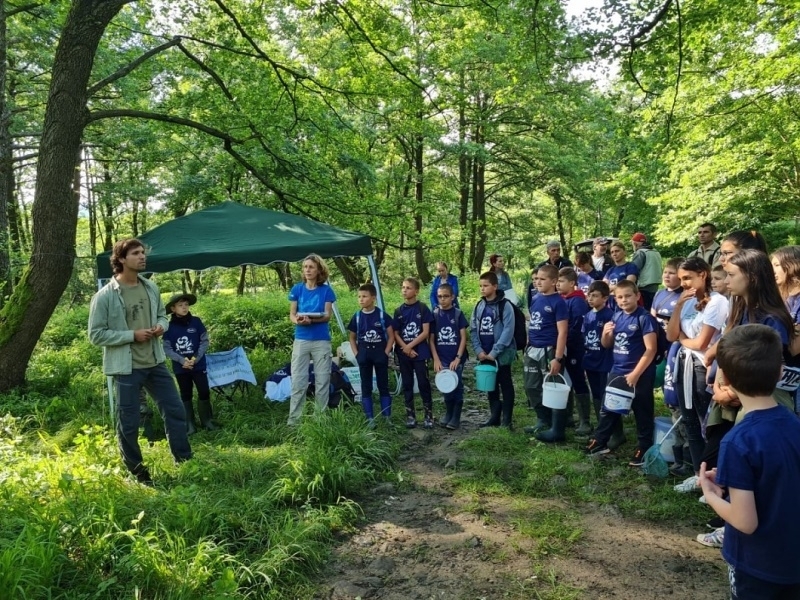 Малчугани се включиха в еднодневно зелено училище и почистиха река