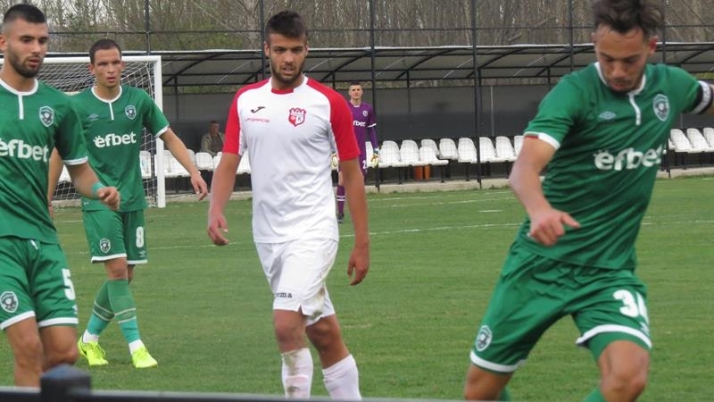 Фамозен гол на Николай Дичев спаси "Кариана" от загуба във Враца
