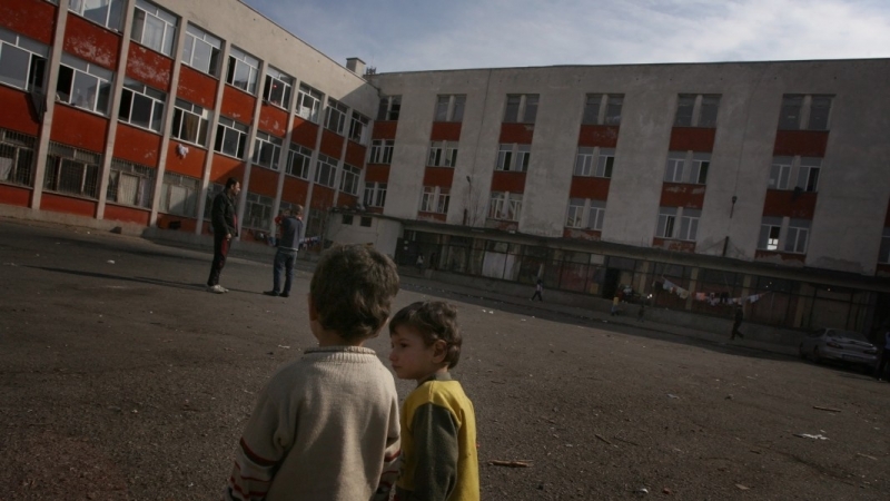 Институциите запазиха мълчание след като двама афганистанци бяха обвинени че