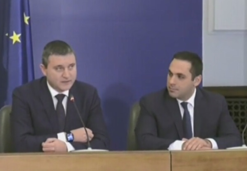 Държавата ще осигури 60 от заплатите на служителите на компании