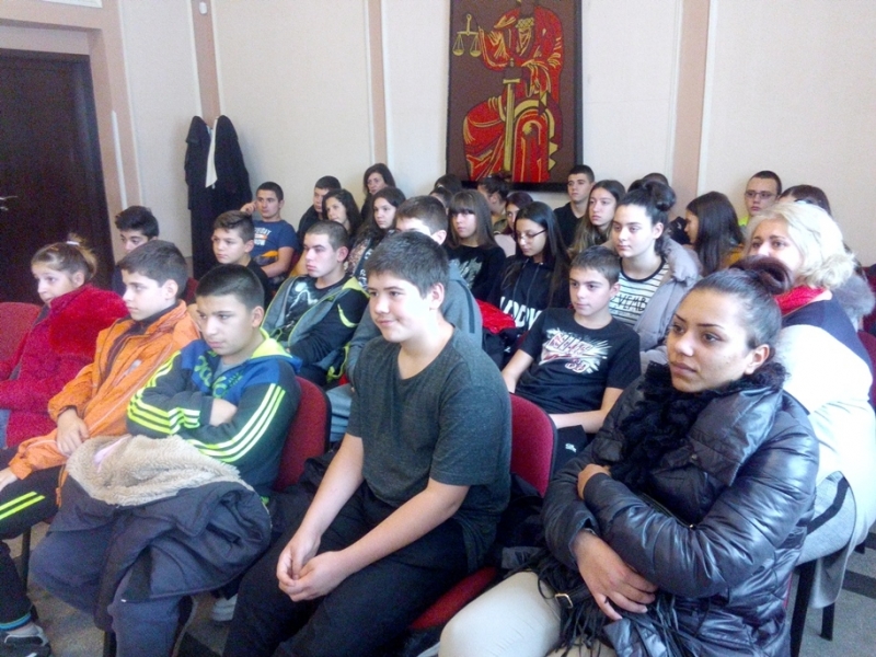 Над 50 ученици от двете врачански училища Иван Вазов и
