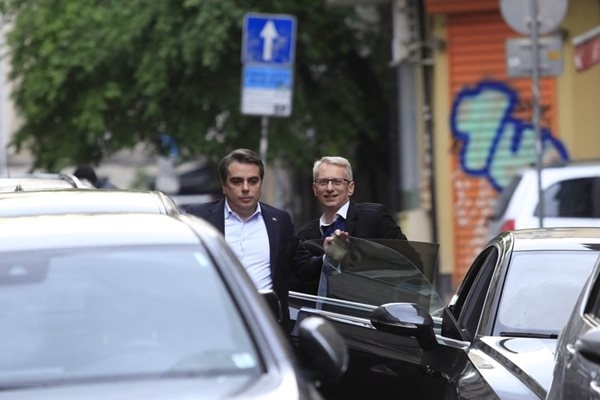 Продължаваме промяната и Демократична България няма да подкрепят първия мандат